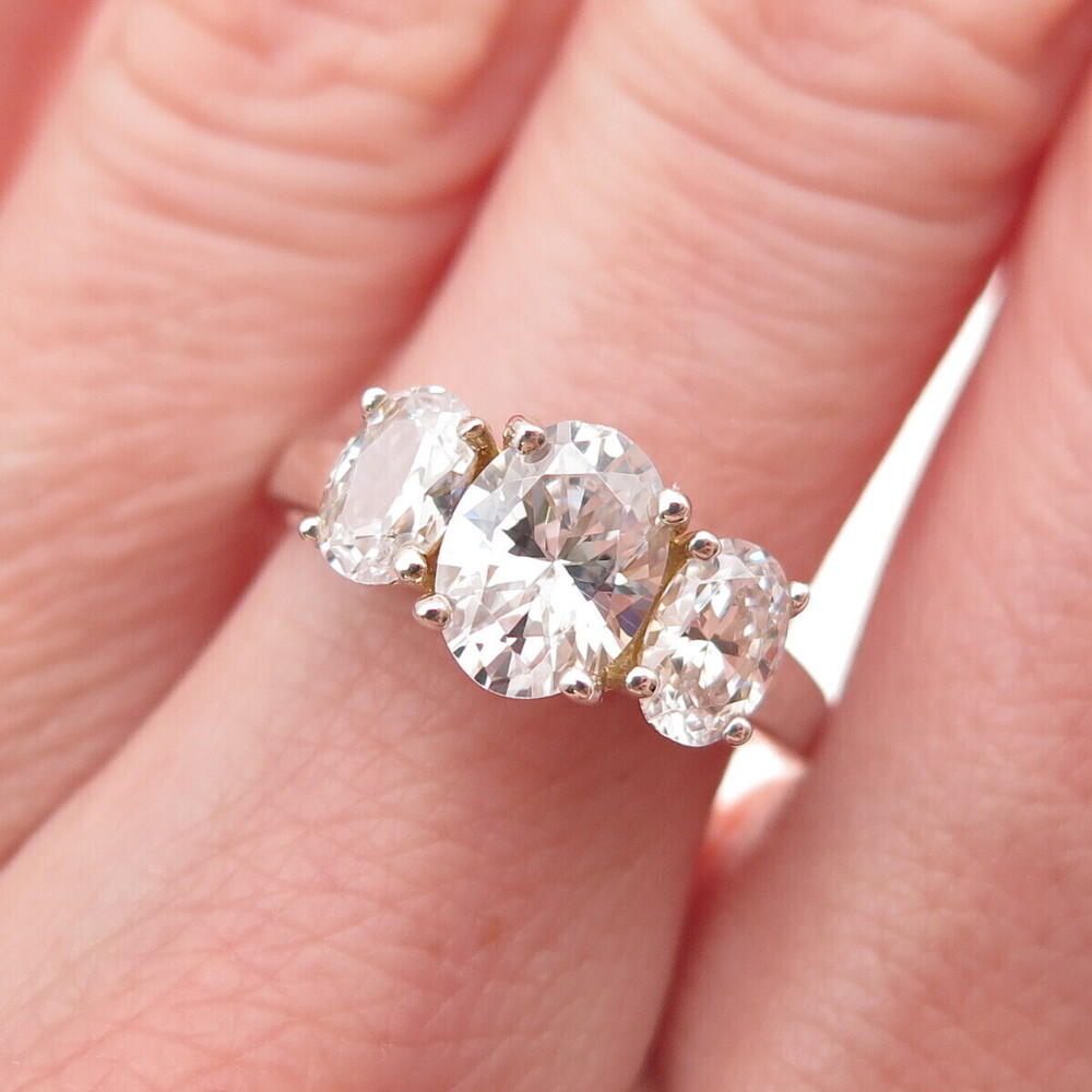 925 Sterling Silver Oval-Cut C Z Engagement Ring Size 7